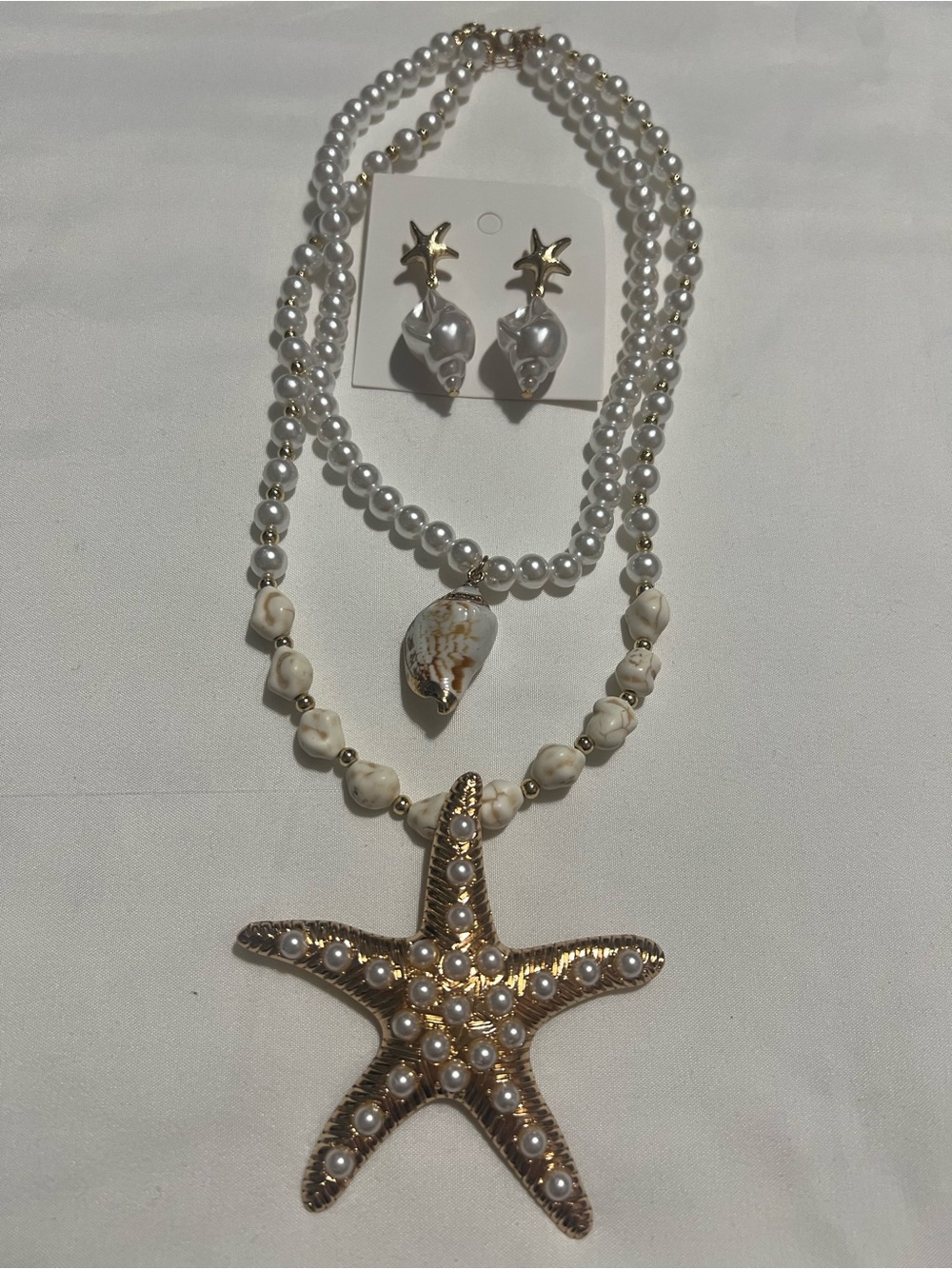 & Other Stories Gold Starfish and Pearl Layered Necklace Set - White